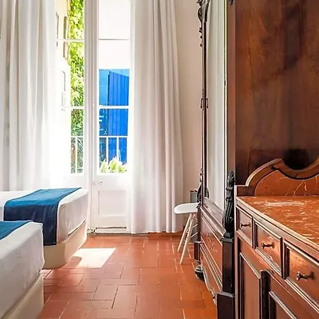 Medium Renaixenca Hotell