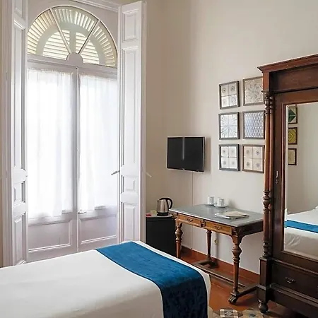 Medium Renaixenca Hotell
