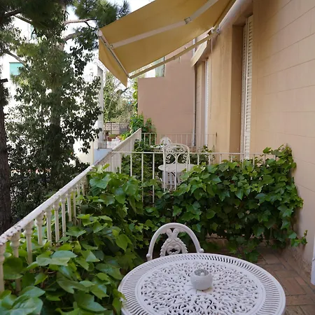 Otel Medium Renaixenca *