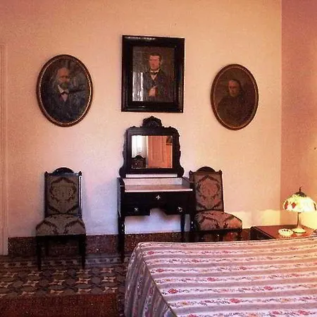 Otel Medium Renaixenca Sitges